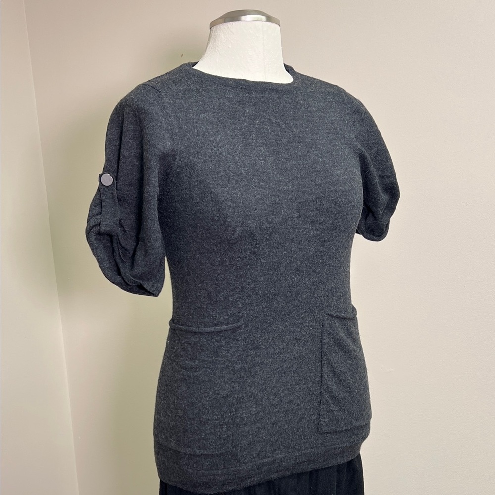 Avellini merino wool fitted sweater with short tab sleeves patch pockets S
